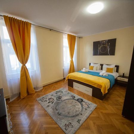 Happy Mood Apartment 5 Brasov Bagian luar foto