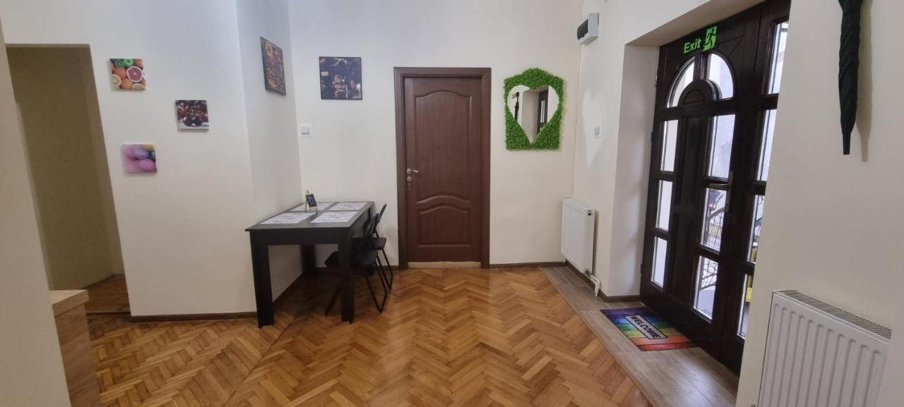 Happy Mood Apartment 5 Brasov Bagian luar foto