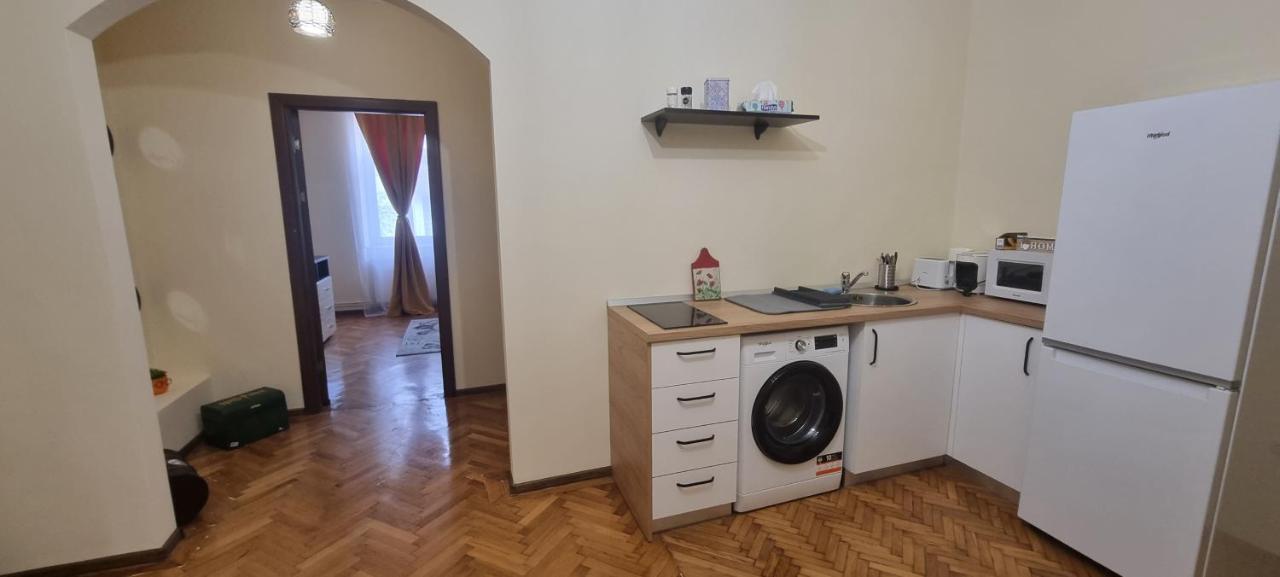Happy Mood Apartment 5 Brasov Bagian luar foto