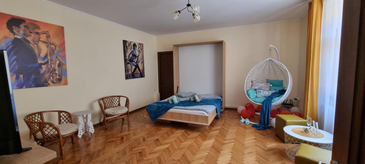 Happy Mood Apartment 5 Brasov Bagian luar foto