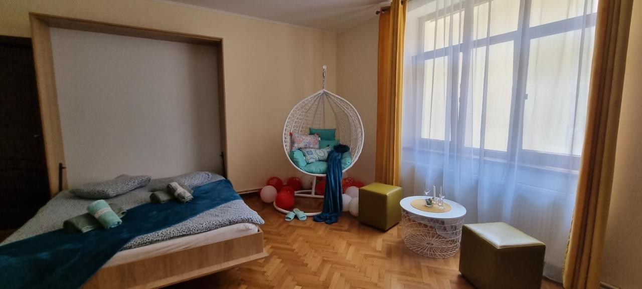 Happy Mood Apartment 5 Brasov Bagian luar foto