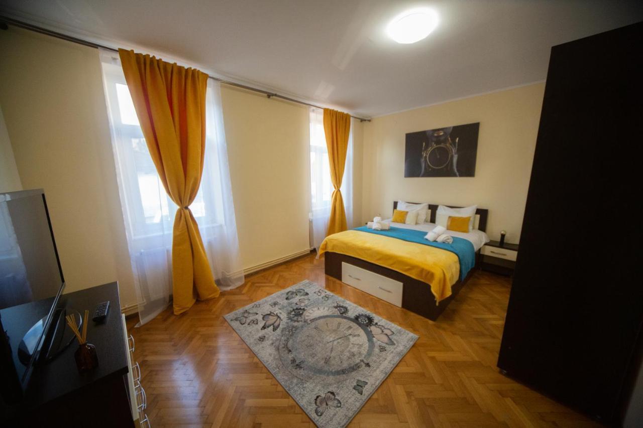 Happy Mood Apartment 5 Brasov Bagian luar foto