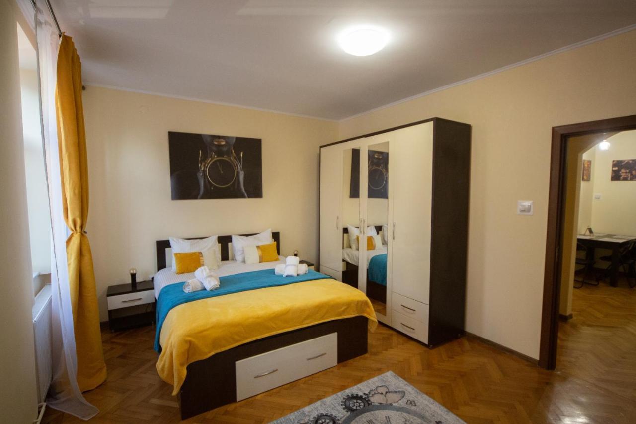 Happy Mood Apartment 5 Brasov Bagian luar foto