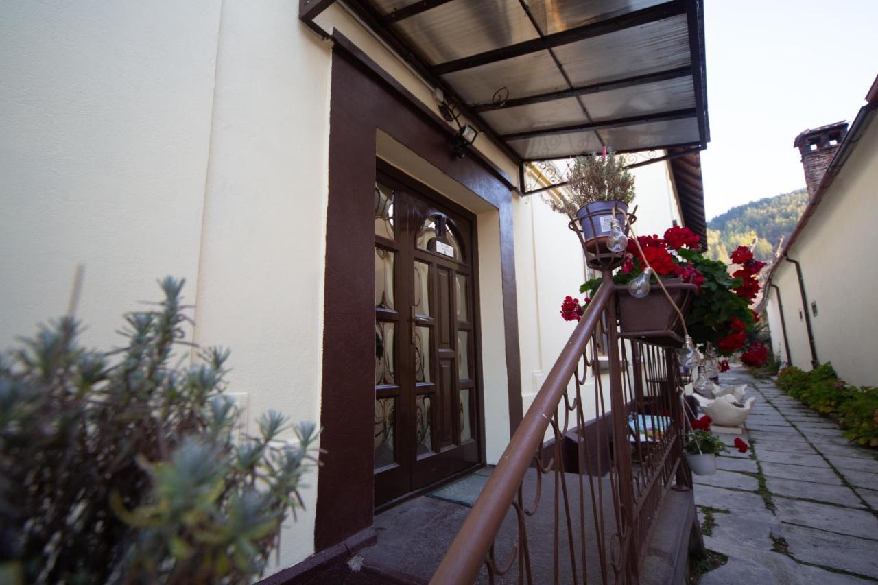 Happy Mood Apartment 5 Brasov Bagian luar foto
